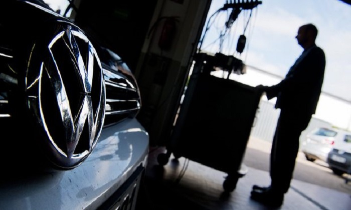 European commission warned of car emissions test cheating, five years before VW scandal
